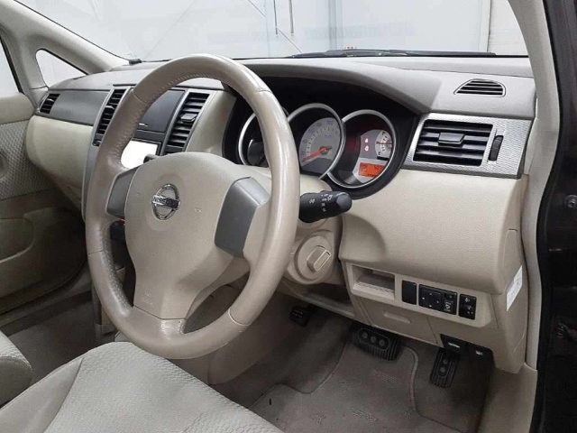 NISSAN TIIDA 2008