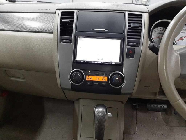 NISSAN TIIDA 2008