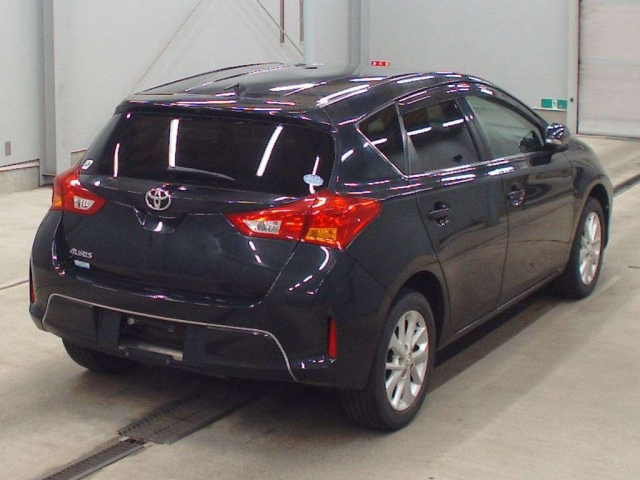 TOYOTA AURIS 2012