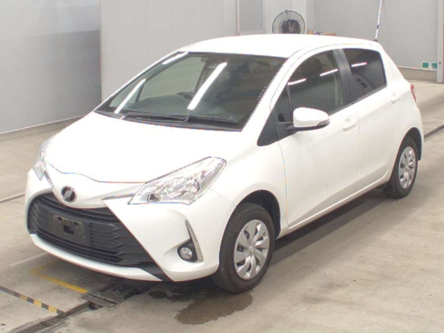 TOYOTA VITZ 2018