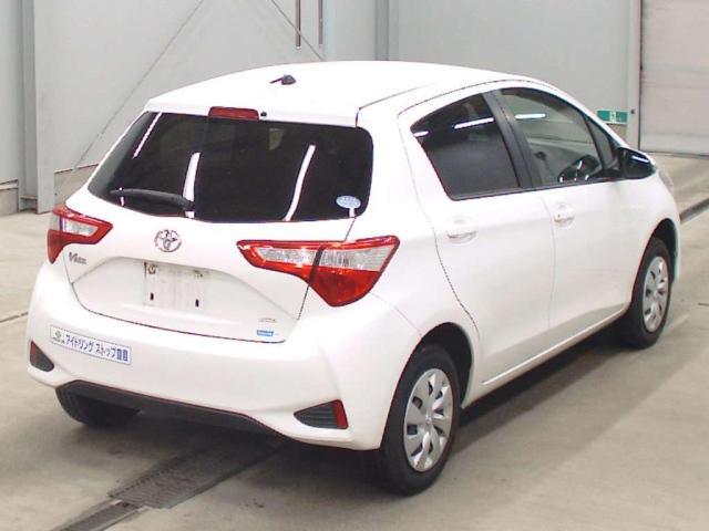 TOYOTA VITZ 2018