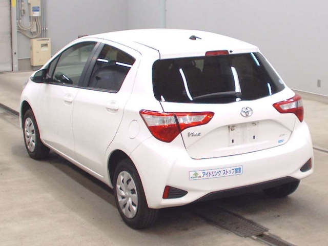 TOYOTA VITZ 2018