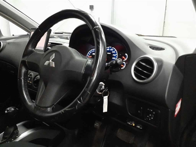 MITSUBISHI COLT PLUS 2008