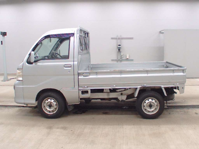 DAIHATSU HIJET TRUCK 2011
