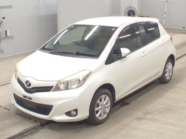TOYOTA VITZ 2012