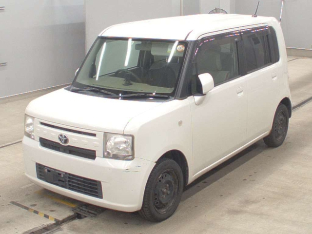 TOYOTA PIXIS SPACE 2012