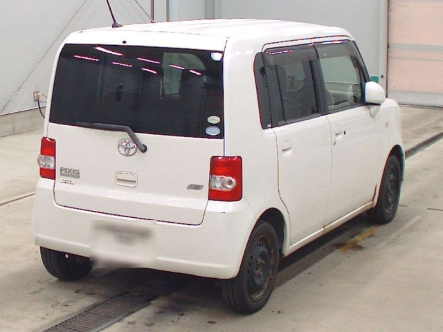 TOYOTA PIXIS SPACE 2012