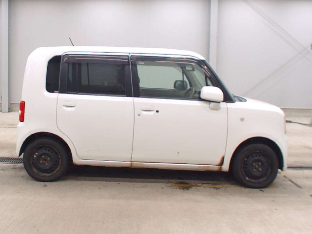 TOYOTA PIXIS SPACE 2012