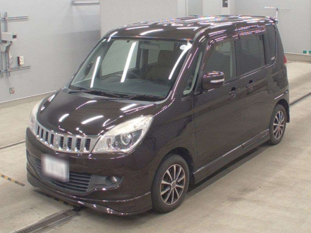 MITSUBISHI DELICA D2 2011