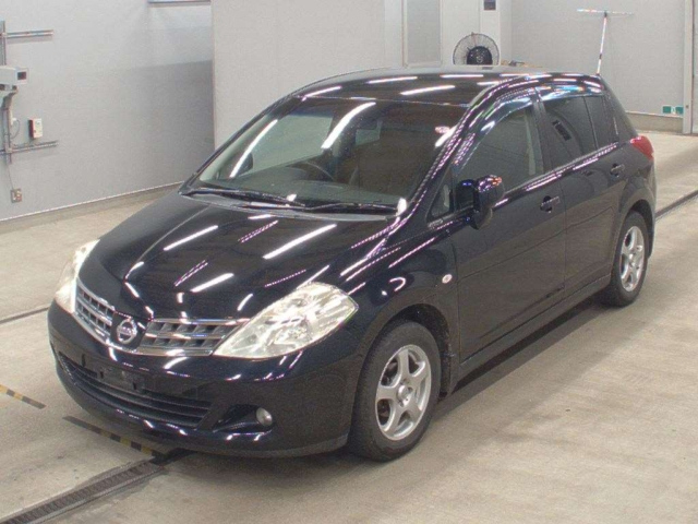 NISSAN TIIDA 2010