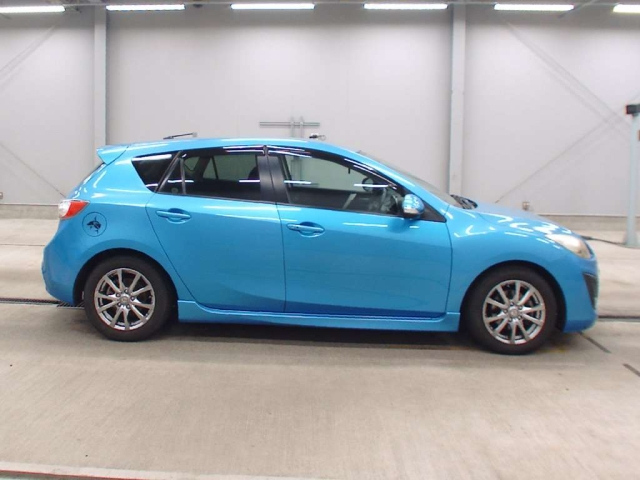MAZDA AXELA 2011
