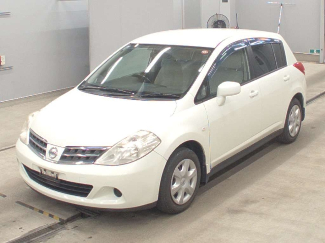 NISSAN TIIDA 2010