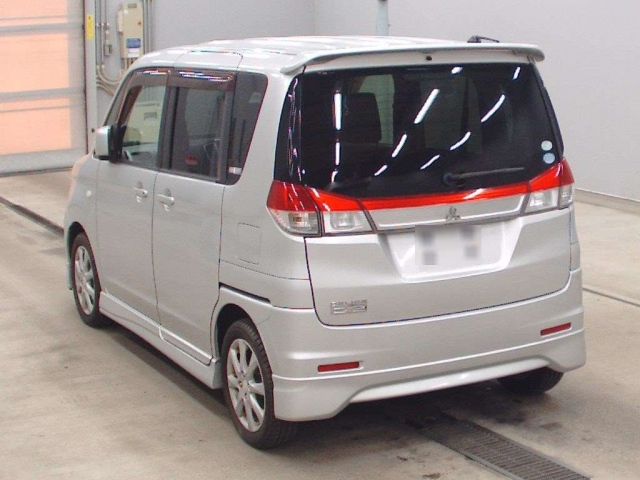 MITSUBISHI DELICA D2 2012