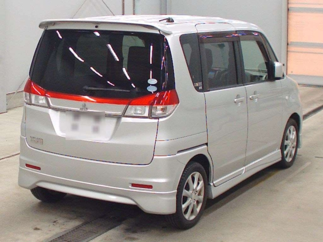 MITSUBISHI DELICA D2 2012