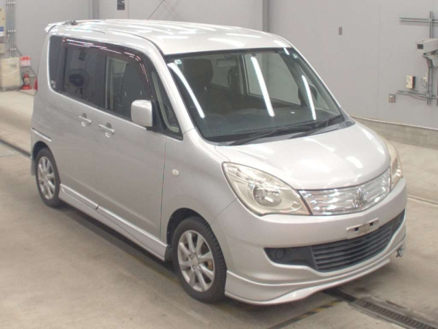 MITSUBISHI DELICA D2 2012