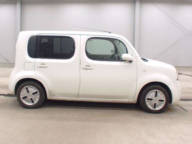 NISSAN CUBE 2011