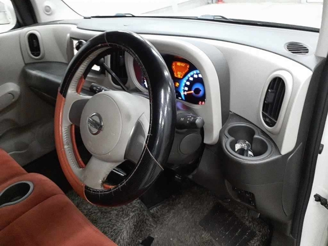 NISSAN CUBE 2011