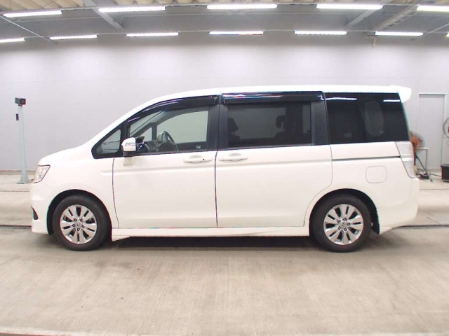 HONDA STEP WAGON 2010