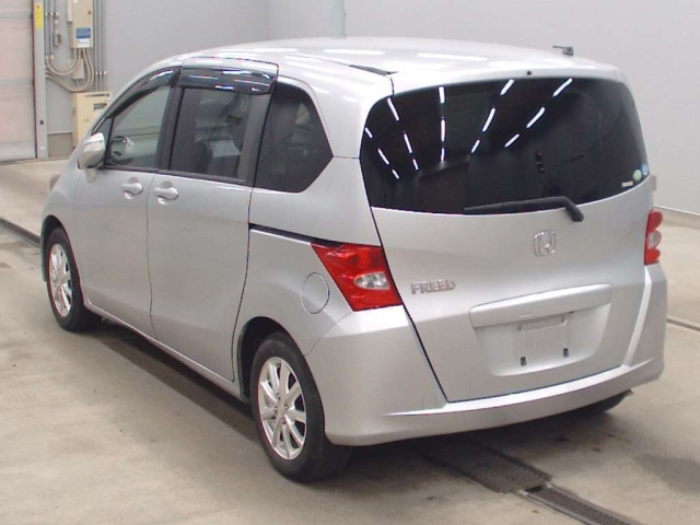 HONDA FREED 2009