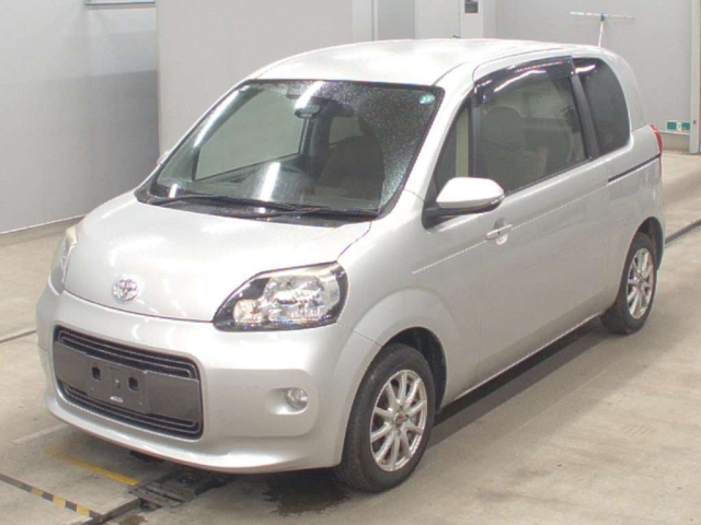 TOYOTA PORTE 2016