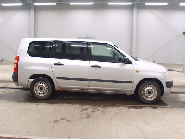 TOYOTA SUCCEED 2010