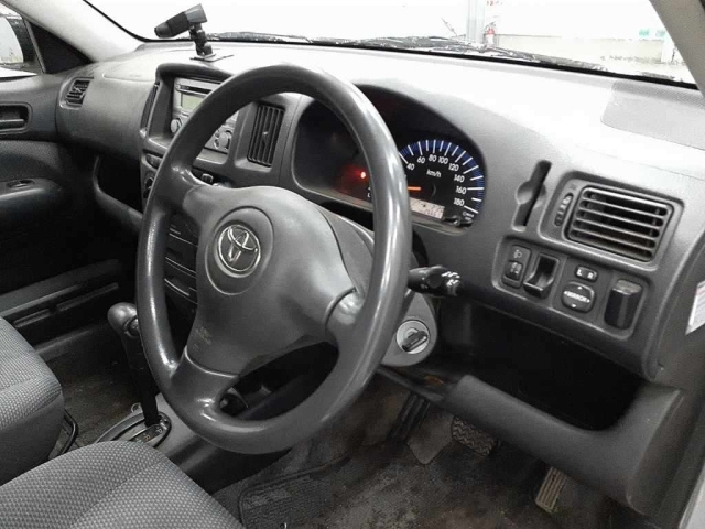 TOYOTA SUCCEED 2010