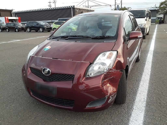 TOYOTA VITZ 2010