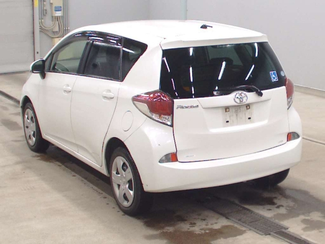 TOYOTA RACTIS 2014