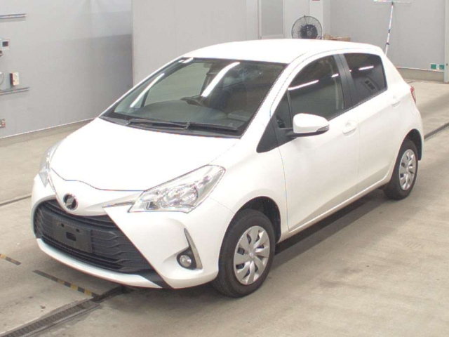 TOYOTA VITZ 2018