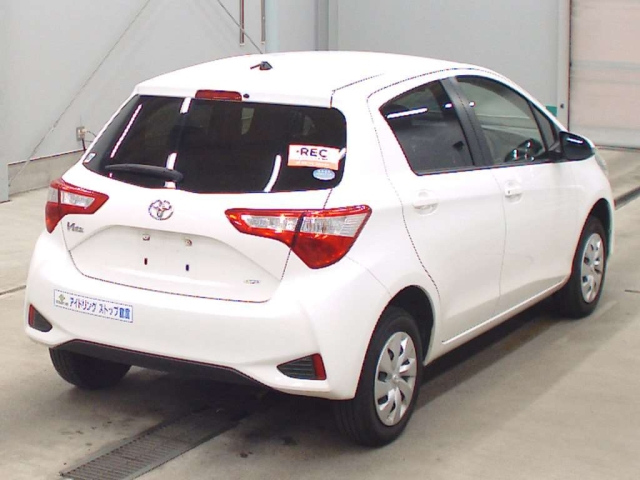 TOYOTA VITZ 2018