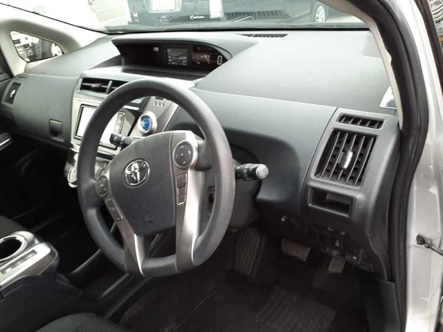 TOYOTA PRIUS ALPHA 2019