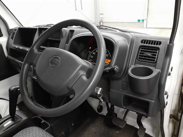 NISSAN CLIPPER TRUCK 2017