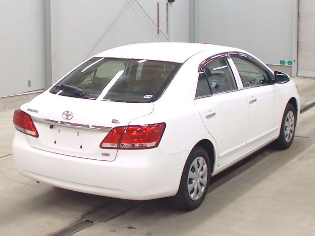TOYOTA PREMIO 2020