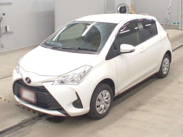 TOYOTA VITZ 2018