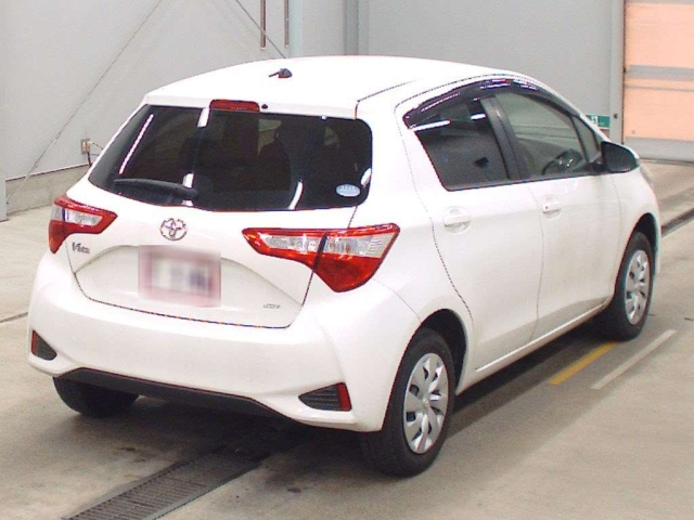 TOYOTA VITZ 2018