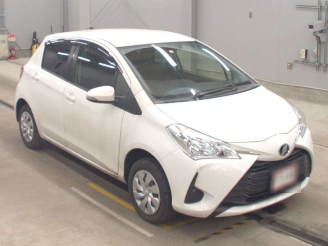 TOYOTA VITZ 2018