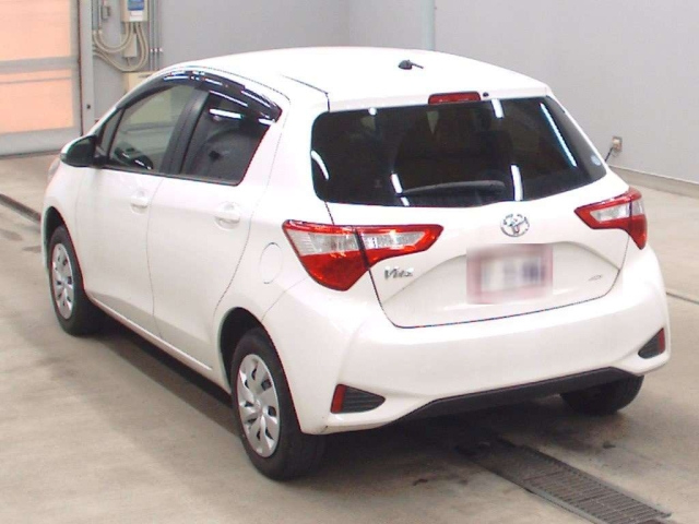 TOYOTA VITZ 2018