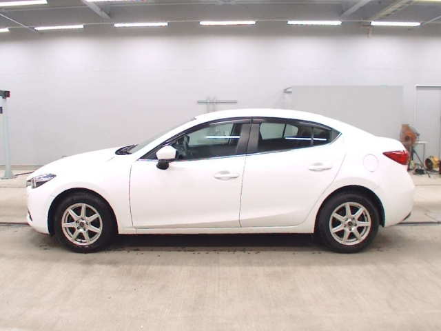 MAZDA AXELA 2017