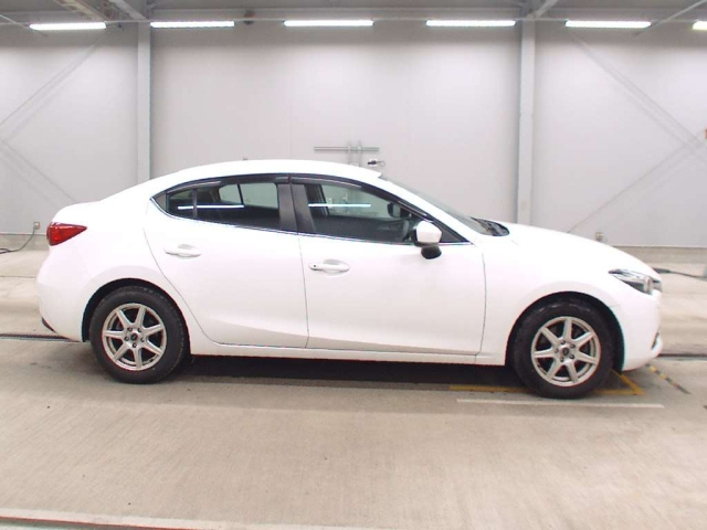 MAZDA AXELA 2017