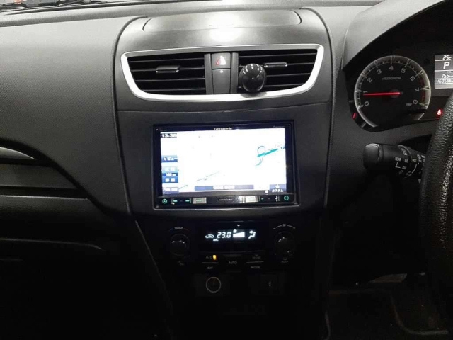 SUZUKI SWIFT 2015