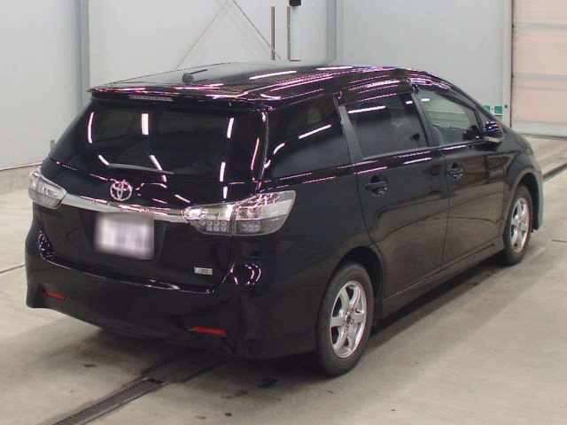 TOYOTA WISH 2013
