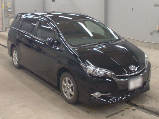 TOYOTA WISH 2013