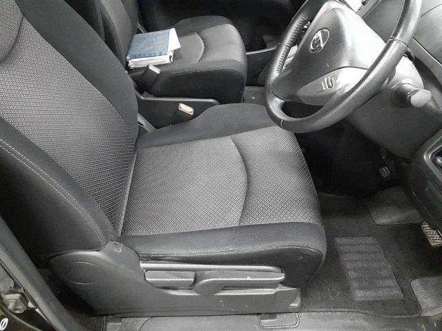 NISSAN SERENA 2013