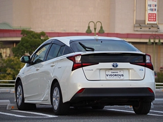 TOYOTA PRIUS 2020