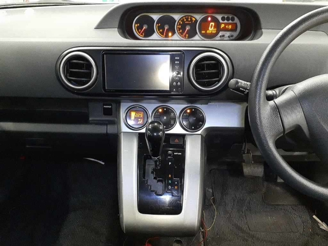 TOYOTA COROLLA RUMION 2012