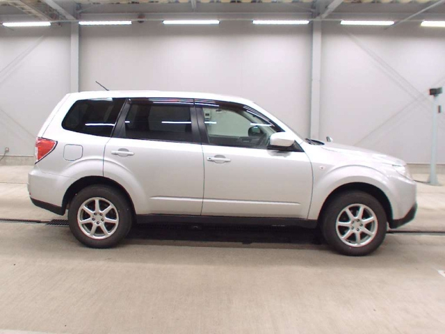 SUBARU FORESTER 2010