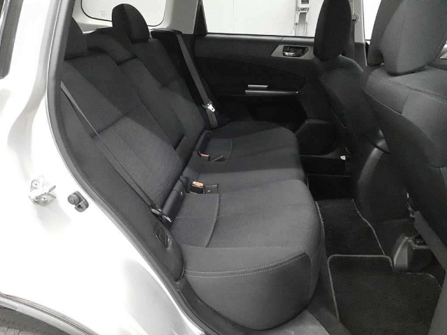 SUBARU FORESTER 2010