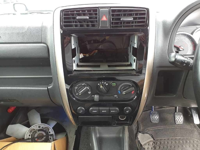 SUZUKI JIMNY SIERRA 2015