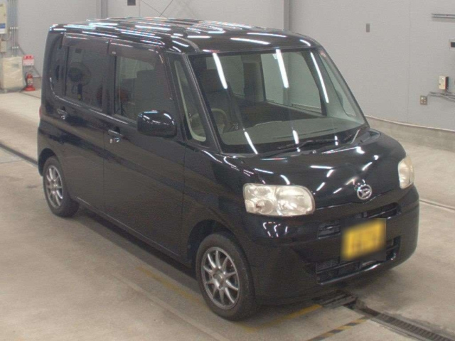 DAIHATSU TANTO 2011