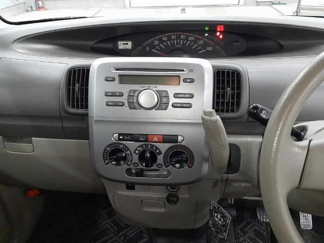 DAIHATSU TANTO 2011